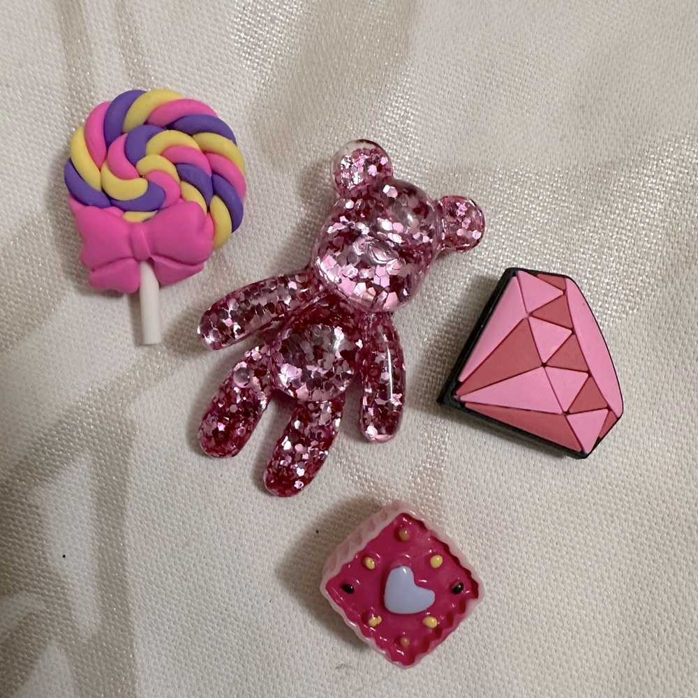 4pc Croc Charms